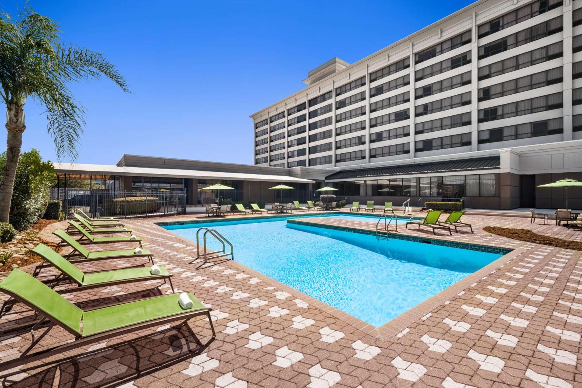 Doubletree By Hilton New Orleans Airport Hotel Кенер Екстериор снимка